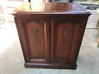372-m Magnavox Vintage Console Watt Radio Record Player Model