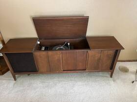 Yk8141 Admiral Vintage Mid Century Console With Rich Room Filling Sound