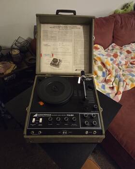 710sv Audiotronics Vintage Portable Record Player Turntable With Case