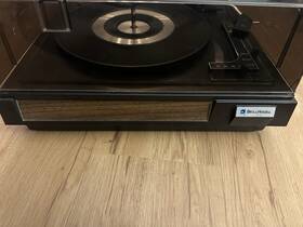 032-480 Bell & Howell Vintage And Turntable Model