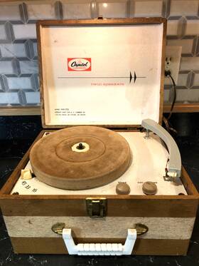 Mm-302 Capitol Vintage Capital Records Portable Record Player Model Twin Speaker