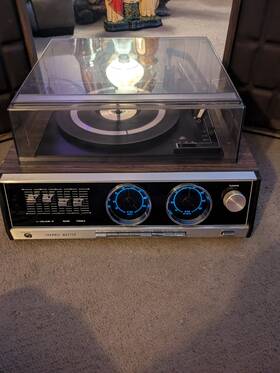 6637 Channel Master Am/fm/phonograph Record Player Tested To Work Nice Condition