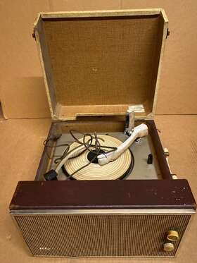 A-642 Crescent Vintage Phonograph Record Player With Speaker Model Retro Design