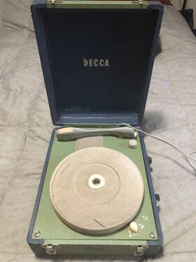 Dp-570 Decca Vintage Portable Record Player Model Dp-570. Works