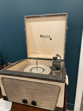Decca Dp-642 Tested Working The Perry Vi Vintage Portable Record Player Model