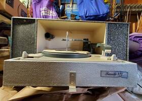 Dp-655 Decca 1963 Tuxedo Iii Portable Suitcase Record Player For Parts Or Repair