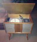 23s202ea Delmonico Rare Radio Phonograph Vintage Model Stereo Fm Cabinet