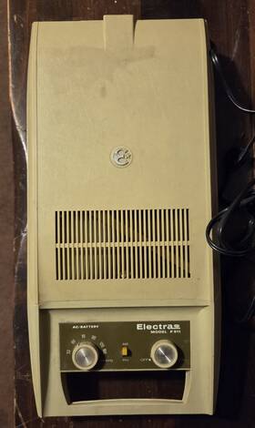 P911 Electra Portable Am Radio/record Player