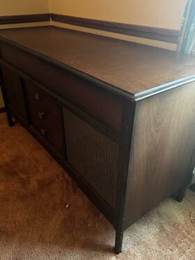 33642 Emerson Garrard Stereo Console 3000 Turntable Model Oil Walnut