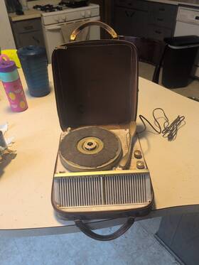 4-a-171 Firestone Vintage Portable Record Player High Fidelity Audio Spectrum