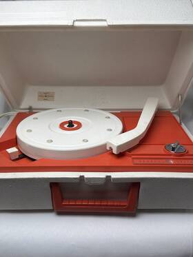 U641 Ge Vintage Portable Record Player Red White Suitcase Turntable Works