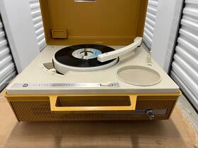 V423r Ge General Electric Partymate Solid State Turntable - Untested