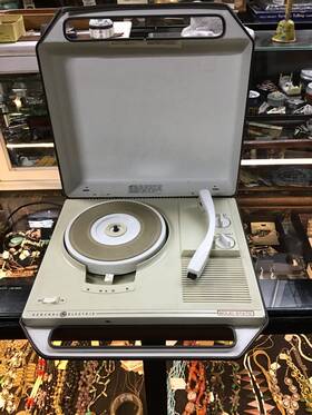 V511p Ge Automatic Portable Record Player # General Electric Vintage Works