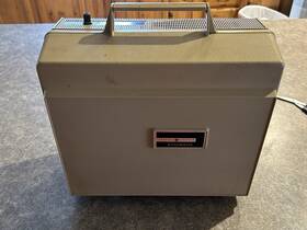 198a6541-4 General Electric Vintage Solid State Automatic Portable Record Player