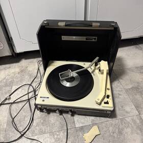 V941w General Electric / Ge Mustang Turntable Vintage Record Player Portable Display Read No Speakers