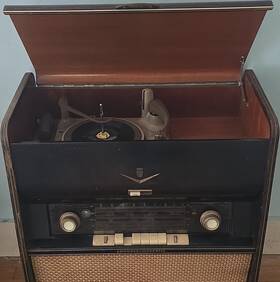 Grundig 7000/usa Majestic Vintage Record Player Console Musical Instrument Usa