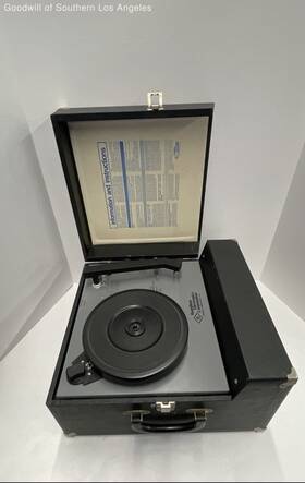 144657 Hamilton Electronics Corporation 922 Portable 3-speed Record Player Phonograph Black