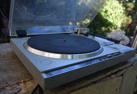 Ht-55s Hitachi Vintage Direct Drive Turntable With Shure M55e Cartridge