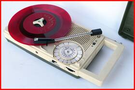 9200 Jvc Nivico Radio-phono - Am Fm Portable -works Great