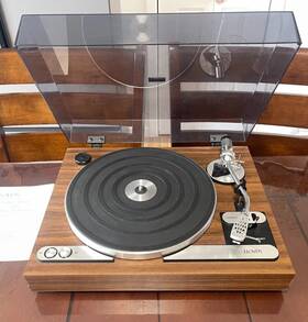 H714 Lloyds Vintage Automatic Wooden Grain Turntable With Shure Cart Play Perfect