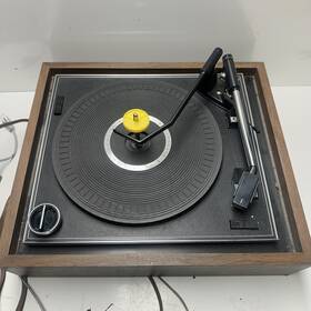 1k8820 Magnavox Vintage Record Player Turntable With Dust Cover Rare