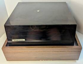 1k8860 Magnavox Vintage Turntable With Dust Cover Cables - Untested