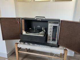 1p2900 Magnavox Vintage 1967 Micromatic Portable Stereophonic Turntable Works