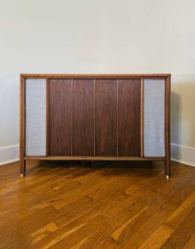 1st611r Magnavox Vintage Console Stereo - Refinished And Modernized Streaming Built-in
