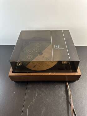 2k888-1 Magnavox Vintage Record Player Turntable With Dust Cover Untested