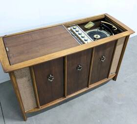 2st663s Magnavox Vtg 60s Micromatic Record Player Tube Stereo Console 2st663 Mcm Walnut