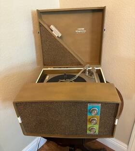 409233 Magnavox Vtg Record Player Stereophonic Solid State Suitcase Turntable - Read