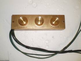 635966-2 Magnavox Vintage Volume Bass And Treble Control Panel For Turntable