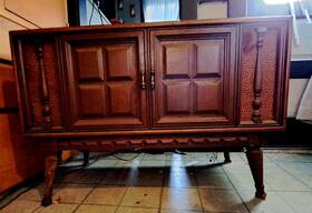695391-124 Magnavox Solid State Record Player
