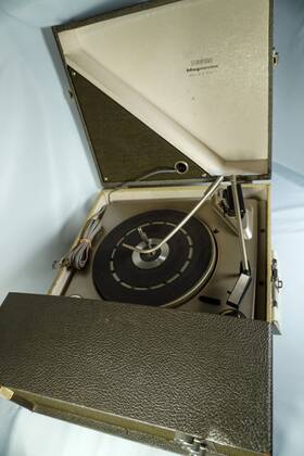 Magnavox Automatic400 Automatic 400 Portable Record Player Vintage Solid State Turntable Work