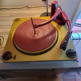 Rc446 Magnavox Collaro Rc456 Vintage Turntable 4 Speed Player Model Runs Needs Work - As Is