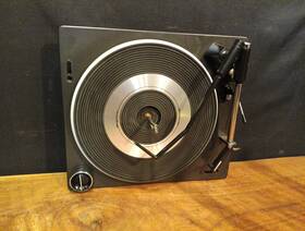 Lr-13392 Magnavox Vintage Turntable Lr13392 W800/700 Series - England Made Untested