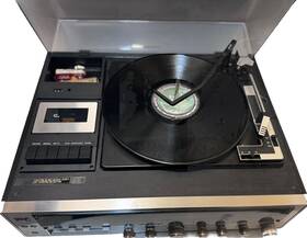 R444 Magnavox Turntable Record Player 8 Track Am Fm Stereo Vintage Japan