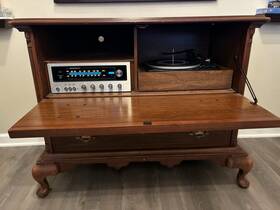 St4836 Magnavox Stereo Wood Cabinet With And Turntable Excellent See Description