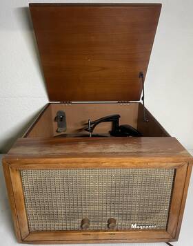Tp-254 Magnavox Vintage 1960 S Wooden Case Vacuum Tube Record Player As Is For Parts