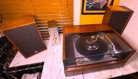W623 Magnavox See Video Serviced Record Changer Realistic Amp 2 Way Speakers Nice