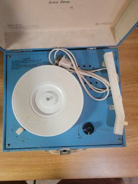 Ed-214 Montclair Vintage Record Player Powder Blue And Is Working Fine