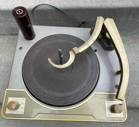 Wg-28a200 Montgomery Ward Vintage Airline Vm 1201 4-speed Record Player Changer