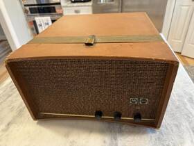 57hf-p1 Motorola Vintage Carnival Record Player Tested 2 Power Up - Parts Repair