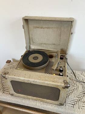 Ed-108 Newcomb Vintage 1960s Portable Solid State Record Player Model Works