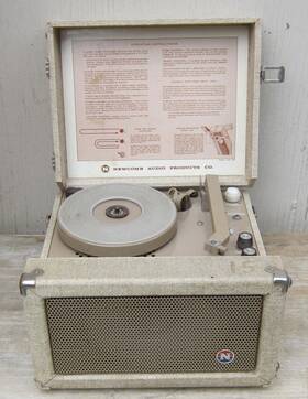 Edt-15v Newcomb Vtg 4-speed Portable Suitcase Record Player Works 45s Lps 78s