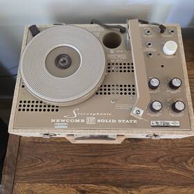 Edt-40 Newcomb Solid State Record Player Classroom Model