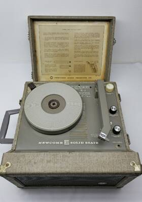 Rt-10p Newcomb Solid State Portable Record Player Tested Working