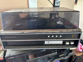 7678 Panasonic Vintage Automatic Turntable With 8 Track Cartridge Model Rd