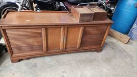 1000.00 Philco Record Player With Am Fm Radio Table Console 1966