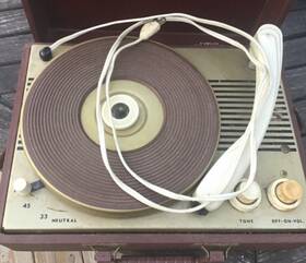 E-1351-121 Philco 1351-121 Vintage Portable Tube Record Player Model Rare